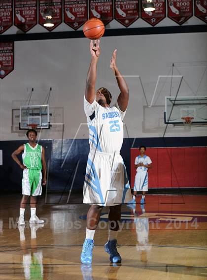 Thumbnail 3 in Salesian vs. Dorsey  (Lancers Hoops Classic Showcase) photogallery.
