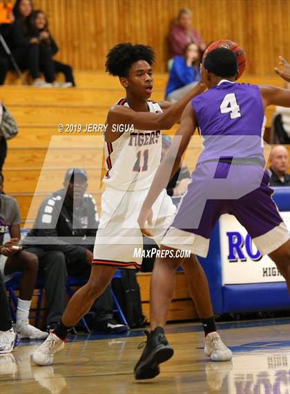 Thumbnail 2 in Roseville vs. Washington Union (NorCal Tip Off) photogallery.