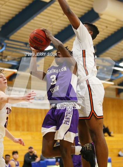 Thumbnail 2 in Roseville vs. Washington Union (NorCal Tip Off) photogallery.