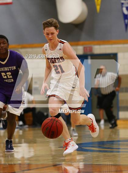 Thumbnail 2 in Roseville vs. Washington Union (NorCal Tip Off) photogallery.