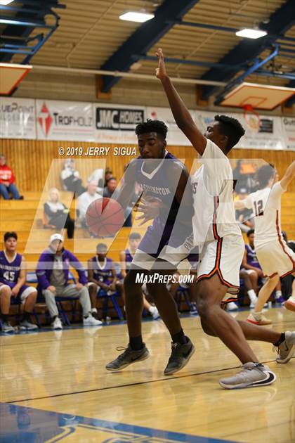 Thumbnail 3 in Roseville vs. Washington Union (NorCal Tip Off) photogallery.