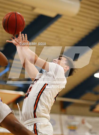 Thumbnail 1 in Roseville vs. Washington Union (NorCal Tip Off) photogallery.