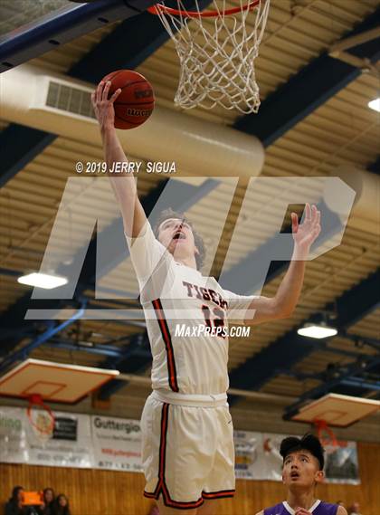 Thumbnail 3 in Roseville vs. Washington Union (NorCal Tip Off) photogallery.