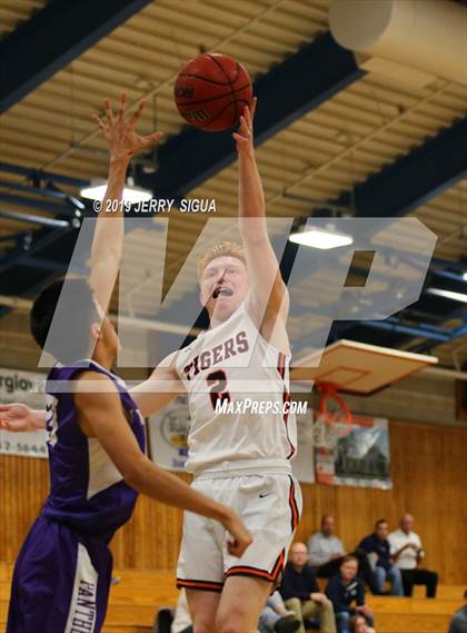Thumbnail 2 in Roseville vs. Washington Union (NorCal Tip Off) photogallery.