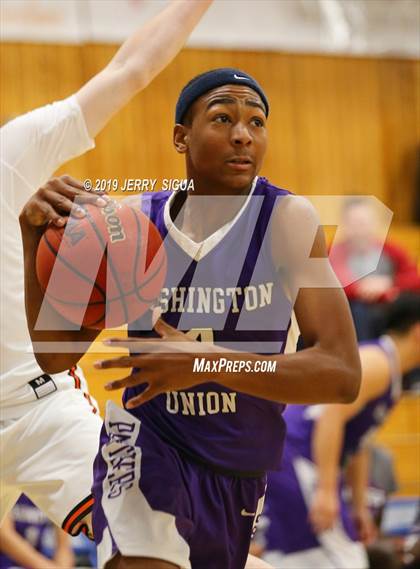 Thumbnail 3 in Roseville vs. Washington Union (NorCal Tip Off) photogallery.