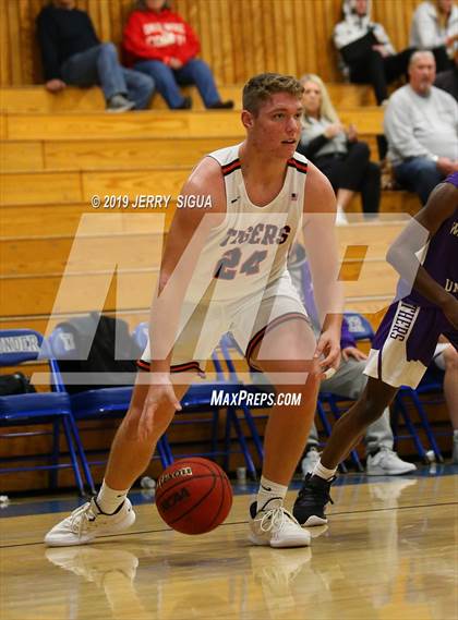 Thumbnail 1 in Roseville vs. Washington Union (NorCal Tip Off) photogallery.