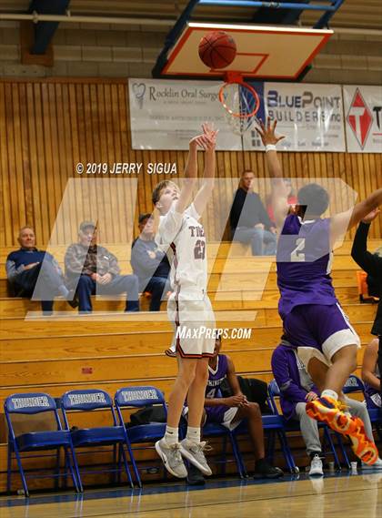 Thumbnail 1 in Roseville vs. Washington Union (NorCal Tip Off) photogallery.
