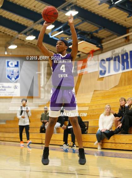 Thumbnail 3 in Roseville vs. Washington Union (NorCal Tip Off) photogallery.