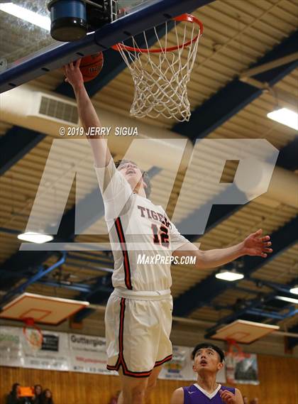 Thumbnail 1 in Roseville vs. Washington Union (NorCal Tip Off) photogallery.