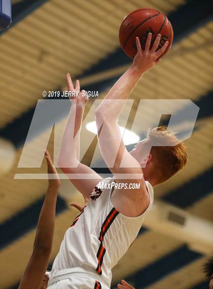 Thumbnail 1 in Roseville vs. Washington Union (NorCal Tip Off) photogallery.