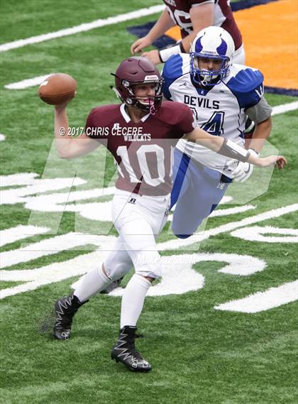 Thumbnail 2 in Johnson City vs. Batavia (Kickoff Classic) photogallery.