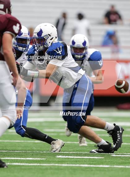Thumbnail 3 in Johnson City vs. Batavia (Kickoff Classic) photogallery.