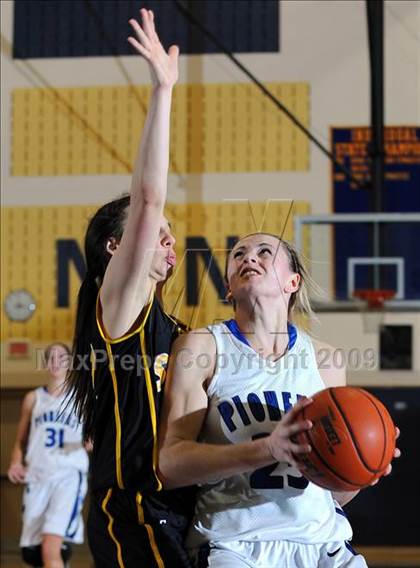 Thumbnail 2 in Solanco vs. Lampeter-Strasburg photogallery.
