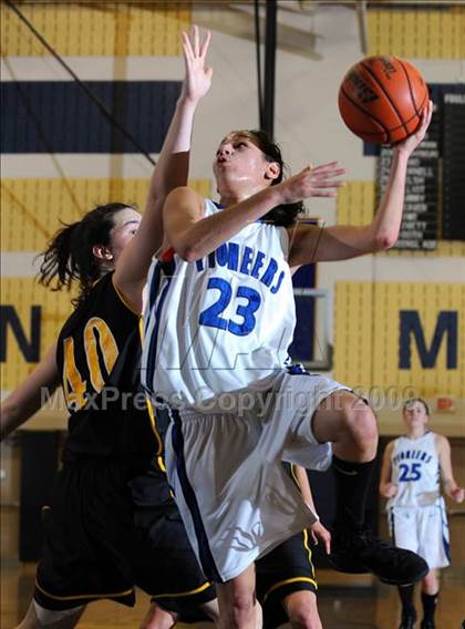 Thumbnail 2 in Solanco vs. Lampeter-Strasburg photogallery.