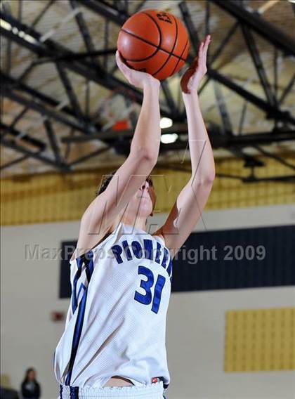 Thumbnail 1 in Solanco vs. Lampeter-Strasburg photogallery.