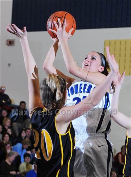 Thumbnail 2 in Solanco vs. Lampeter-Strasburg photogallery.