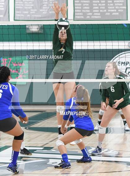 Thumbnail 3 in Templeton @ Lompoc photogallery.