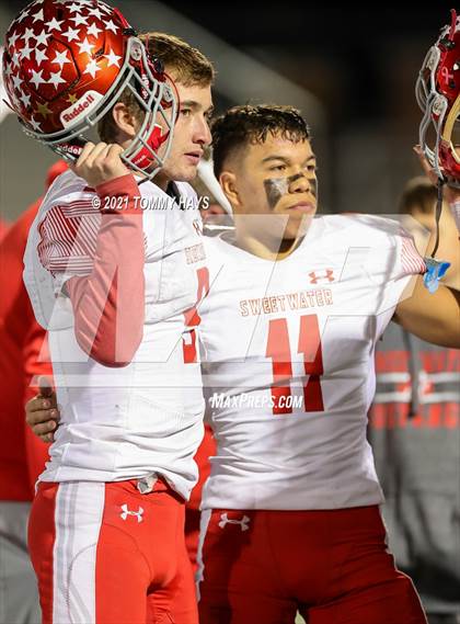 Thumbnail 1 in Aubrey vs. Sweetwater (UIL 4A Area Playoff) photogallery.