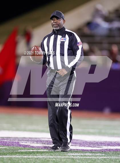 Thumbnail 3 in Aubrey vs. Sweetwater (UIL 4A Area Playoff) photogallery.