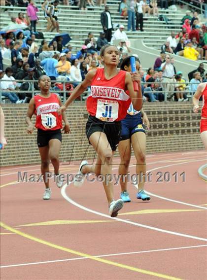 Thumbnail 1 in 117th Penn Relays (Girls 4x100m Small School Heats 25-37)  photogallery.