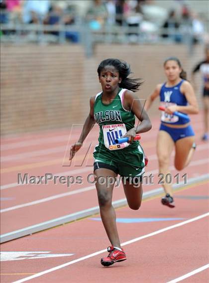 Thumbnail 2 in 117th Penn Relays (Girls 4x100m Small School Heats 25-37)  photogallery.