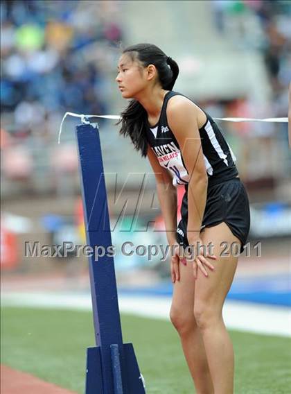 Thumbnail 1 in 117th Penn Relays (Girls 4x100m Small School Heats 25-37)  photogallery.