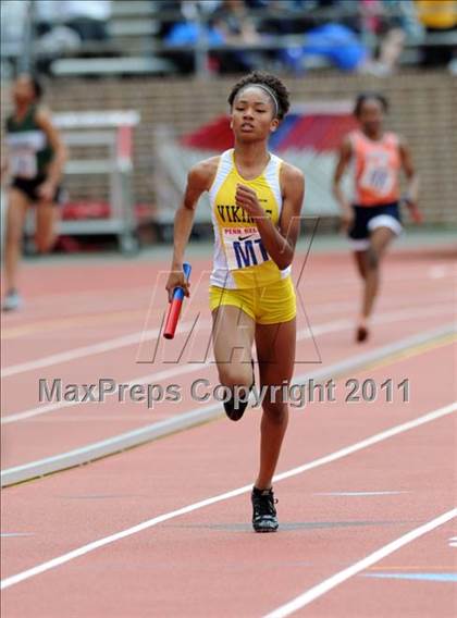 Thumbnail 3 in 117th Penn Relays (Girls 4x100m Small School Heats 25-37)  photogallery.