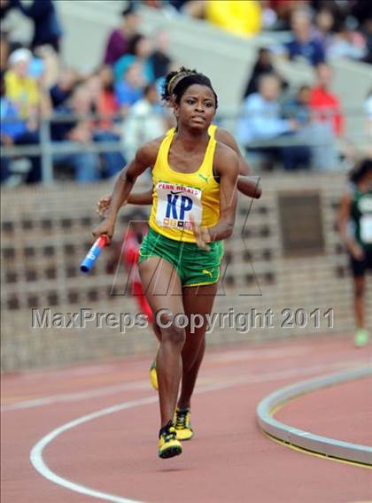 Thumbnail 2 in 117th Penn Relays (Girls 4x100m Small School Heats 25-37)  photogallery.