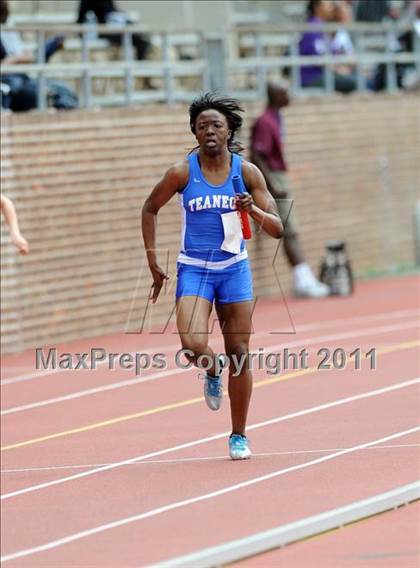 Thumbnail 3 in 117th Penn Relays (Girls 4x100m Small School Heats 25-37)  photogallery.