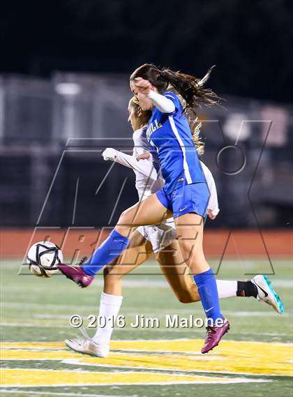 Thumbnail 1 in Foothill vs. San Ramon Valley (CIF NCS D1 Quarterfinal) photogallery.