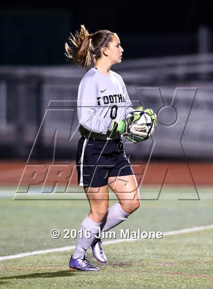Thumbnail 3 in Foothill vs. San Ramon Valley (CIF NCS D1 Quarterfinal) photogallery.