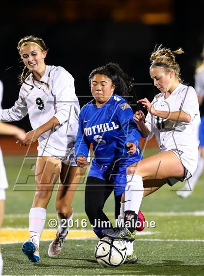 Thumbnail 2 in Foothill vs. San Ramon Valley (CIF NCS D1 Quarterfinal) photogallery.