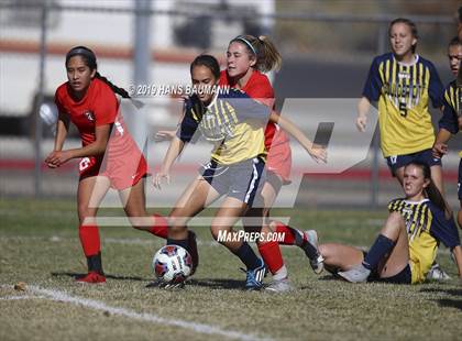 Thumbnail 3 in Truckee vs. Boulder City (NIAA 3A Semifinal) photogallery.