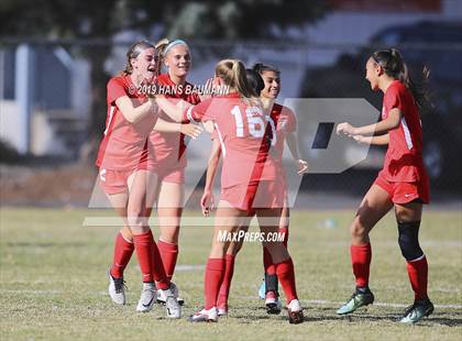Thumbnail 1 in Truckee vs. Boulder City (NIAA 3A Semifinal) photogallery.