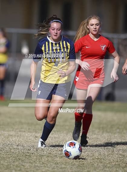 Thumbnail 2 in Truckee vs. Boulder City (NIAA 3A Semifinal) photogallery.