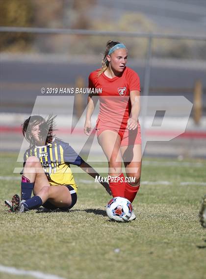 Thumbnail 1 in Truckee vs. Boulder City (NIAA 3A Semifinal) photogallery.