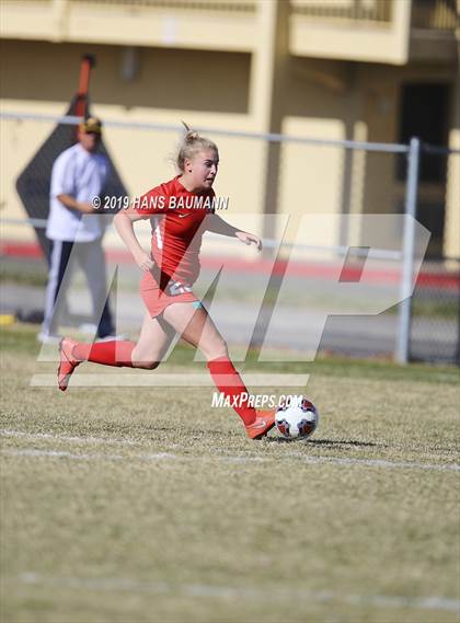 Thumbnail 2 in Truckee vs. Boulder City (NIAA 3A Semifinal) photogallery.