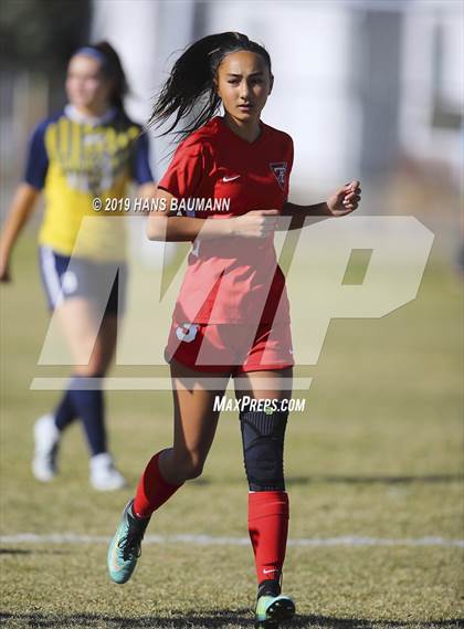 Thumbnail 2 in Truckee vs. Boulder City (NIAA 3A Semifinal) photogallery.
