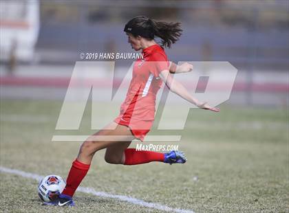 Thumbnail 2 in Truckee vs. Boulder City (NIAA 3A Semifinal) photogallery.