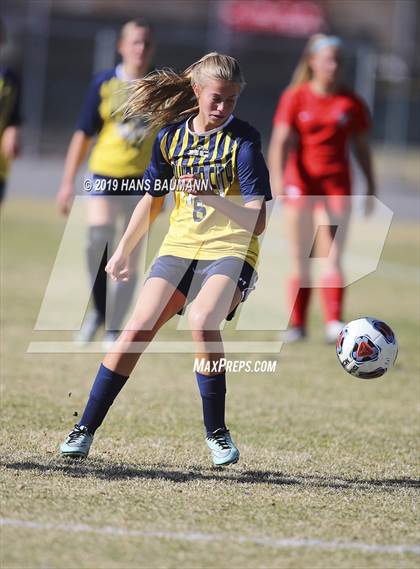Thumbnail 3 in Truckee vs. Boulder City (NIAA 3A Semifinal) photogallery.