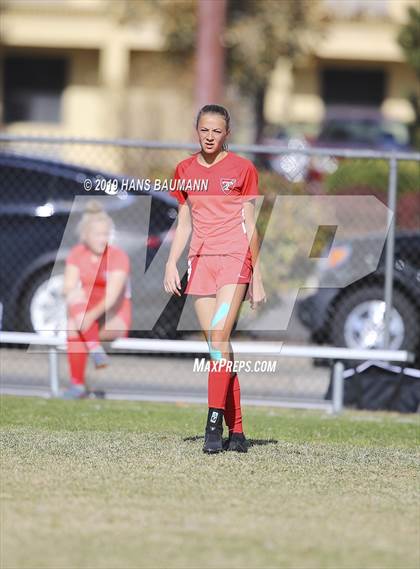 Thumbnail 2 in Truckee vs. Boulder City (NIAA 3A Semifinal) photogallery.