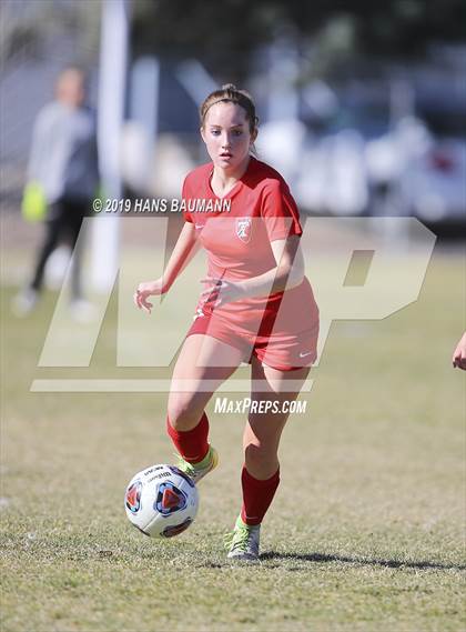 Thumbnail 2 in Truckee vs. Boulder City (NIAA 3A Semifinal) photogallery.