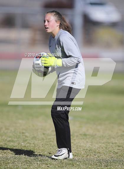 Thumbnail 2 in Truckee vs. Boulder City (NIAA 3A Semifinal) photogallery.