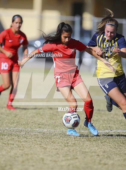 Thumbnail 2 in Truckee vs. Boulder City (NIAA 3A Semifinal) photogallery.