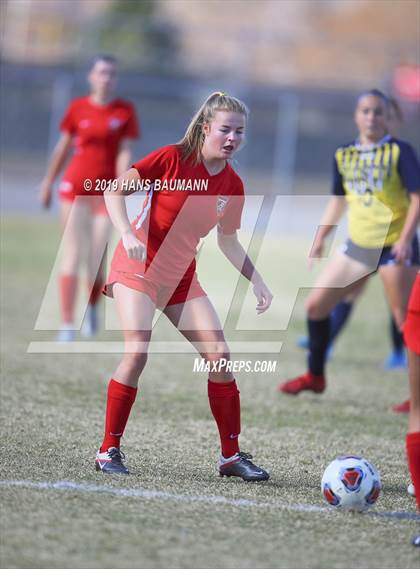 Thumbnail 2 in Truckee vs. Boulder City (NIAA 3A Semifinal) photogallery.
