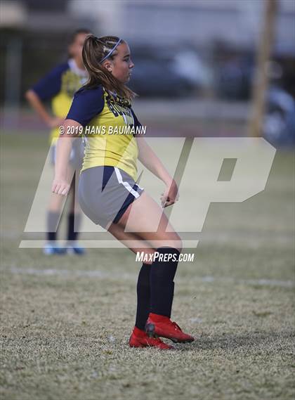 Thumbnail 2 in Truckee vs. Boulder City (NIAA 3A Semifinal) photogallery.