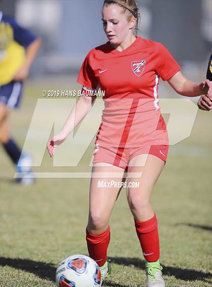 Thumbnail 2 in Truckee vs. Boulder City (NIAA 3A Semifinal) photogallery.