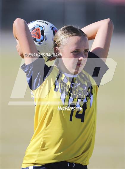Thumbnail 2 in Truckee vs. Boulder City (NIAA 3A Semifinal) photogallery.