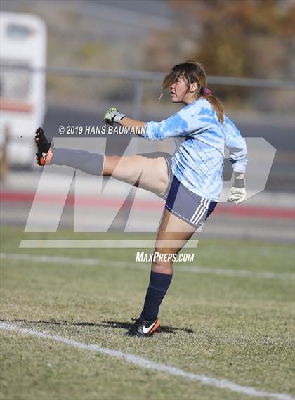 Thumbnail 3 in Truckee vs. Boulder City (NIAA 3A Semifinal) photogallery.