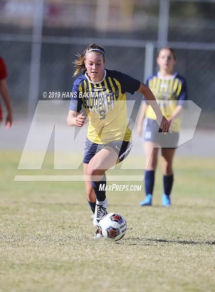 Thumbnail 2 in Truckee vs. Boulder City (NIAA 3A Semifinal) photogallery.